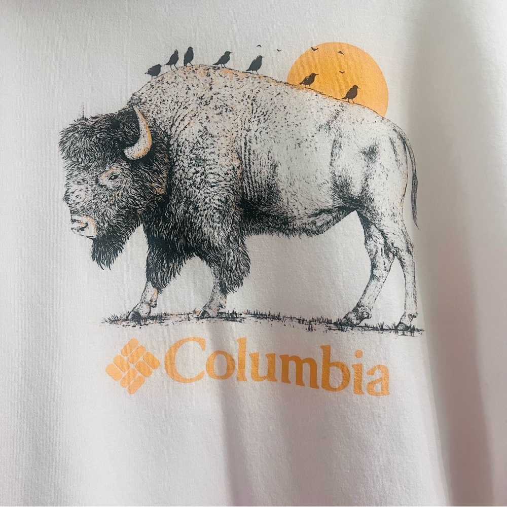 NWT- Columbia White Men's Sweater with Bison and Sun Graphic